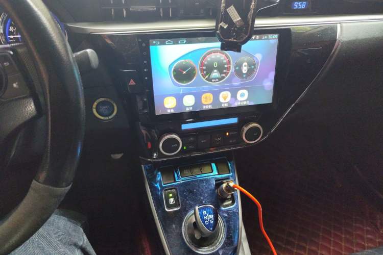 Used Toyota Corolla 2016 Dual-Engine 1.8L E-CVT Pioneer Edition