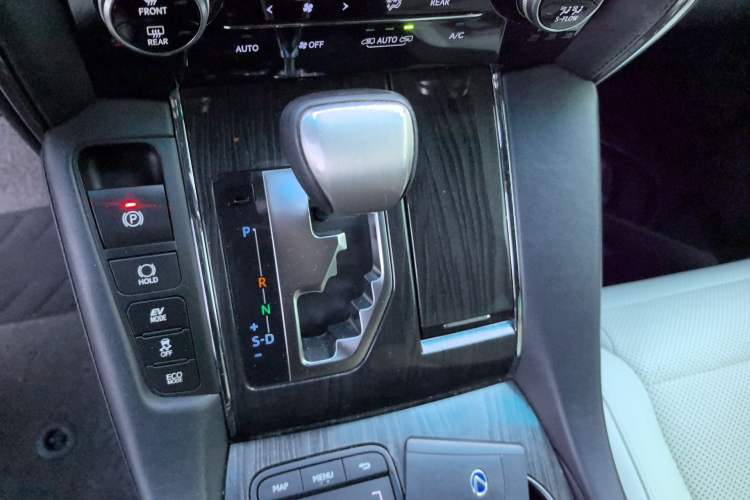 Used Lexus LM 2020 300h Seven-Seat Elegant Edition