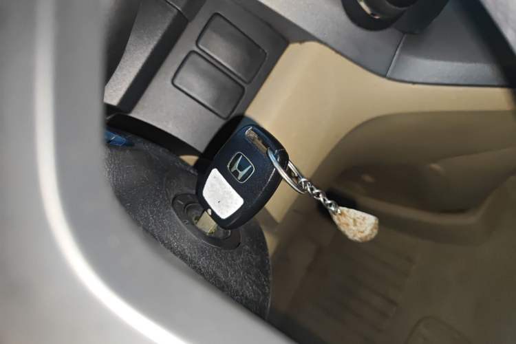 Used Honda CR-V 2010 2.0L automatic two-wheel drive urban version Vehicle Key