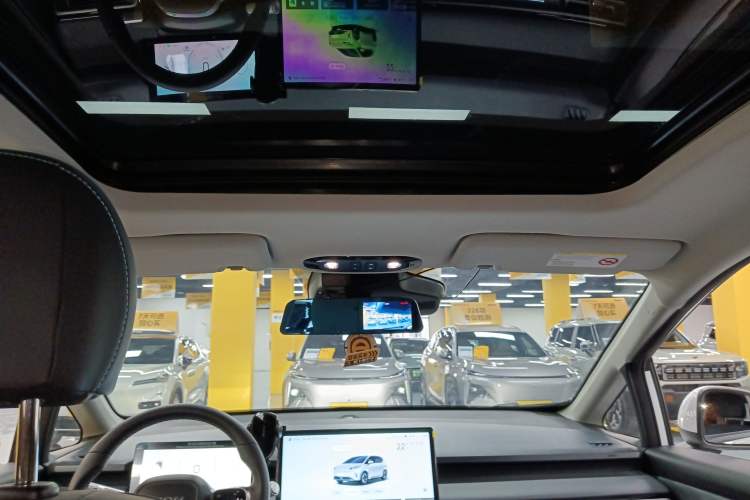 Used AION Y 2023 Plus 510 Smart Edition Headliner