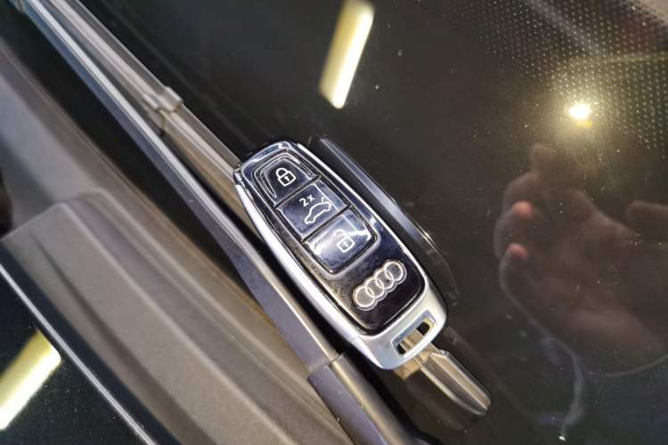 Used Audi A6L 2022 40 TFSI Luxury Prestige Edition Vehicle Key