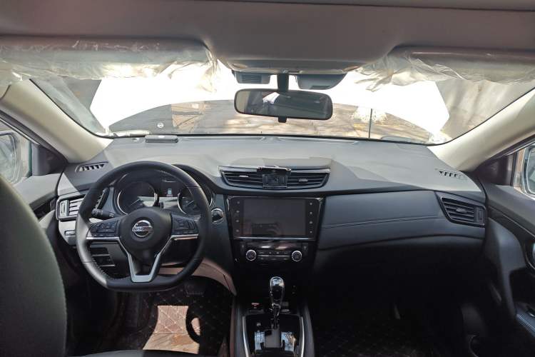 Used Nissan X-Trail 2023 Classic 2.0L Two-Wheel Drive Smart Connect Premium Edition Headliner