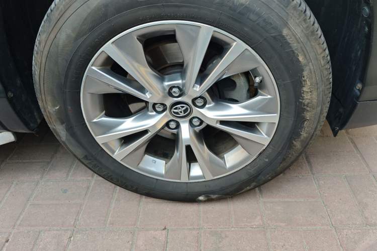 Used Toyota Highlander 2018 2.0T Four-Wheel Drive Elite Edition 7 Seats China V Standard Right Front Wheel Hub