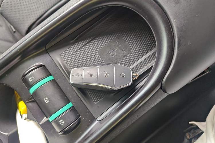 Used BYD Dolphin 2024 Honor Edition 420km Fashion Version Vehicle Key