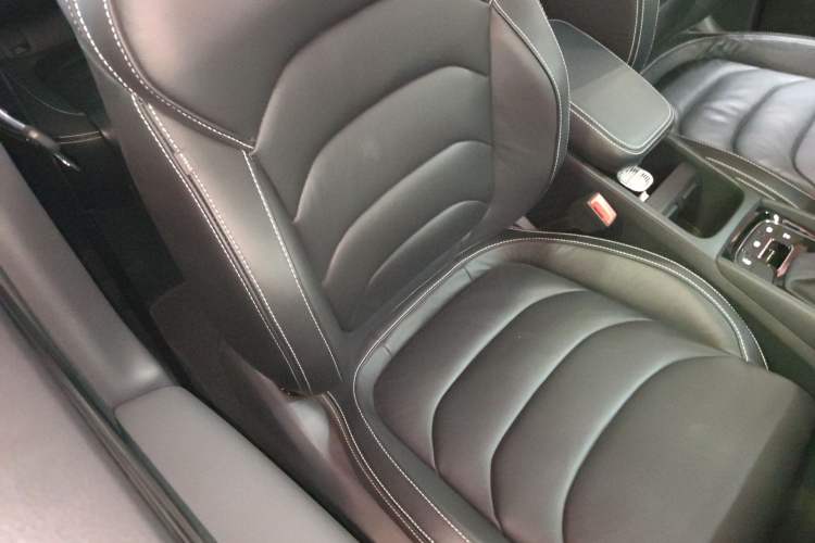 Used Skoda Kodiaq 2019 Facelifted TSI330 5-Seater Two-Wheel-Drive Luxury Enjoyment Edition China VI Standard
