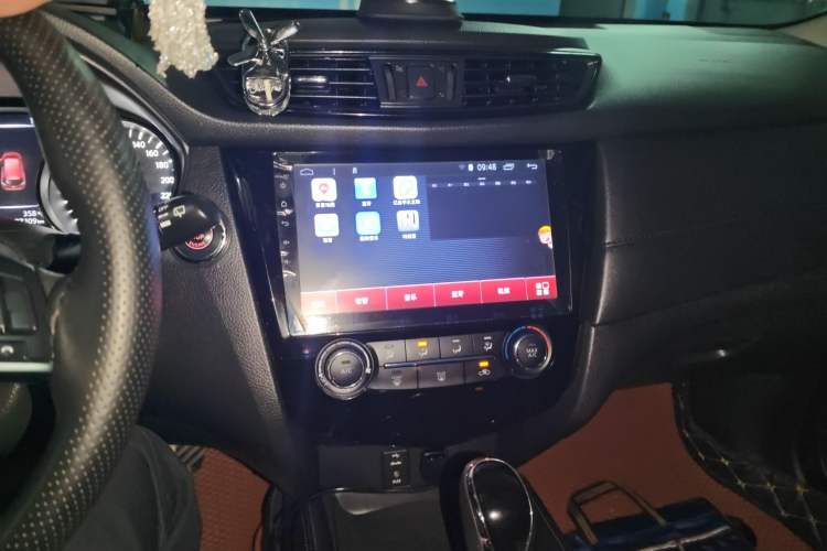 Used Nissan X-Trail 2017 2.0L CVT Comfort Edition 2WD Audio And AC Panel