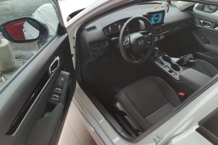 Used Honda Civic 2022 240TURBO CVT Dynamic Edition Driver Seat