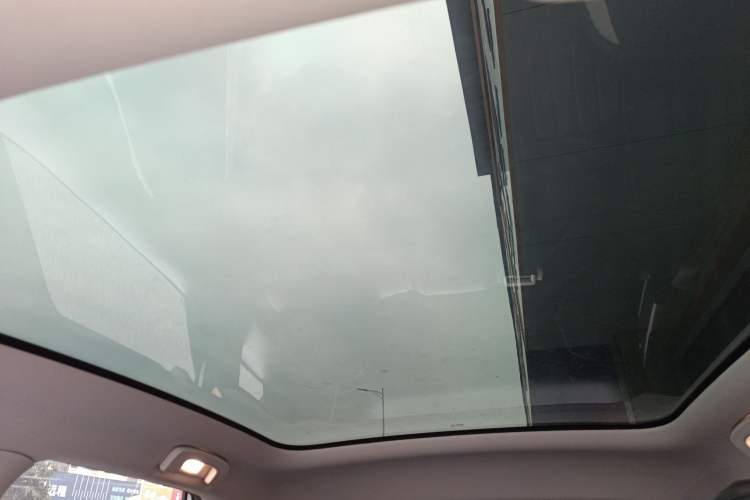 Used Venucia V 2023 260T Idol Edition Pro