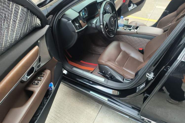 Used Volvo S90 New Energy 2020 T8 e-Drive Hybrid – Zhiyi Luxury Edition Driver Seat