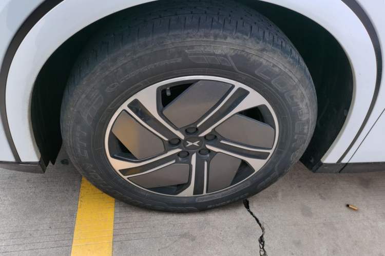 Used XPeng G6 2023 580 Long-Range Pro Exterior 4