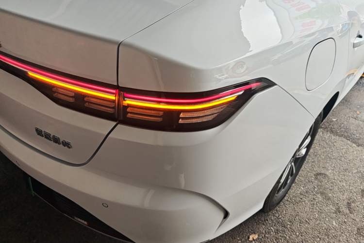 Used BYD Destroyer 05 2023 Champion Edition DM-i 55KM Luxury Model Right Rear Taillight