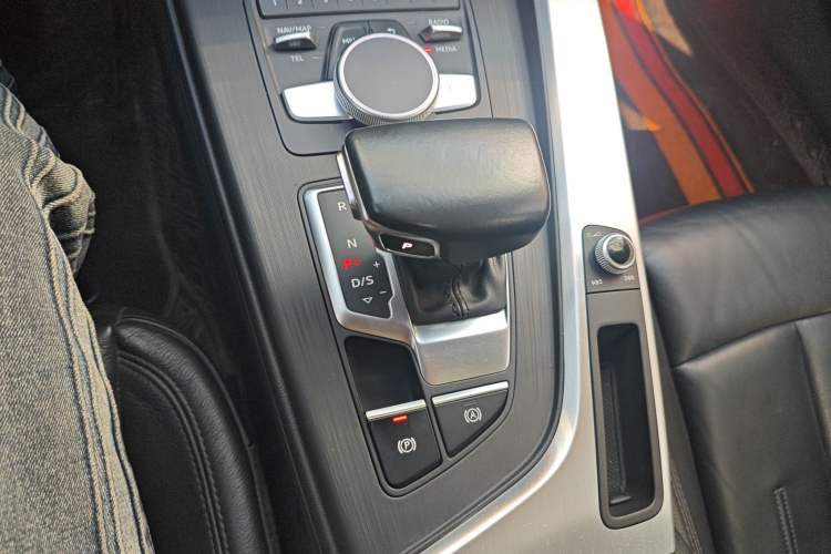 Used Audi A4L 2018 30th Anniversary Edition 40 TFSI Fashion Model