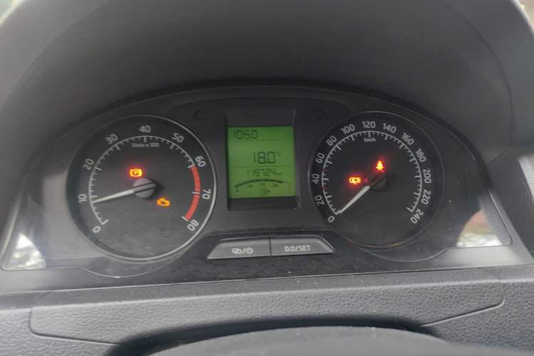 Used Skoda Rapid 2013 1.6L Manual Smart Selection Model Instrument Cluster