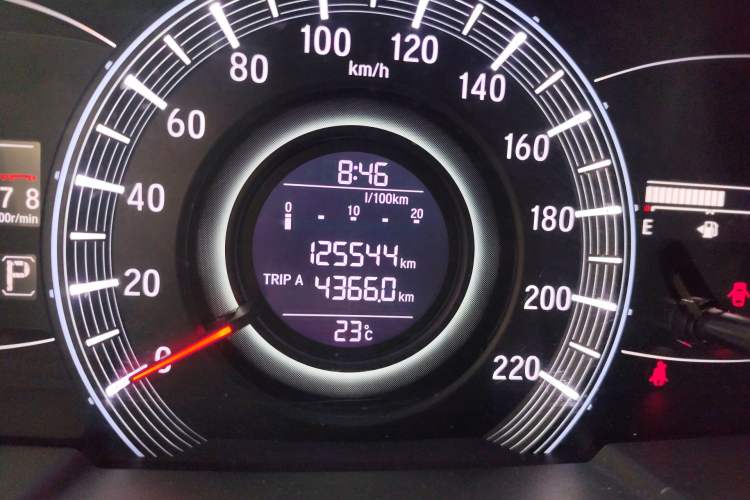Used Honda Odyssey 2015 Updated Version 2.4L Smart Edition Odometer Close Up