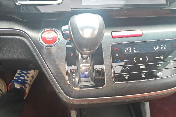 Used Honda Elysion 2016 2.4L Classic Edition Gear Lever