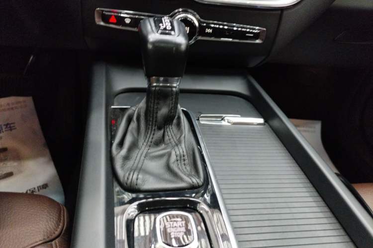 Used Volvo XC60 2019 T5 4x4 Smart Edition China V Standard