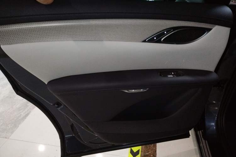 Used IM LS7 2023 90 kWh Elite All-Wheel-Drive Version
