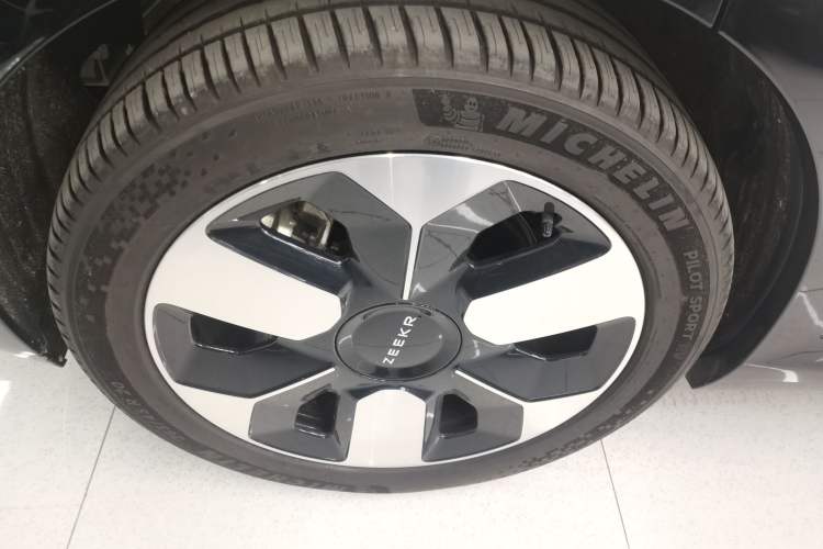 Used Zeekr MIX 2025 Intelligent Driving Version
