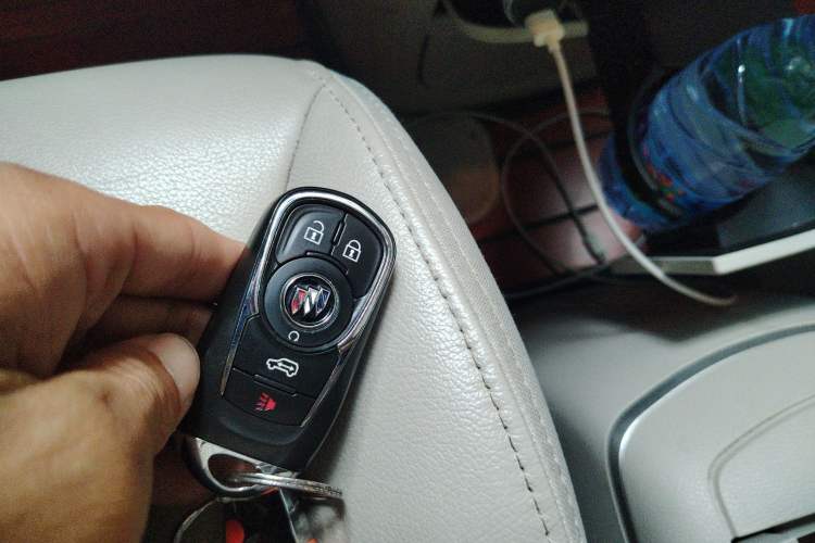 Used Buick GL8 2021 Land Cruiser Executive Class 652T Luxury Model Vehicle Key