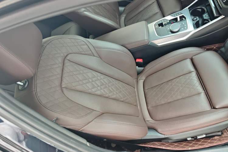 Used BMW 3 Series 2023 325i M Sport Night Edition Package Right Front Seat