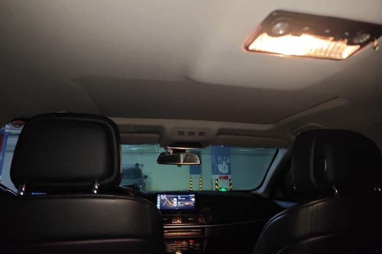 Used BMW 5 Series 2011 523Li Leading Model Headliner