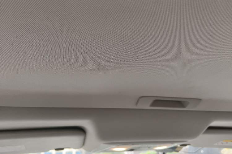 Used Venucia T90 2018 2.0L CVT Smart Connect Luxury Edition China V Standard