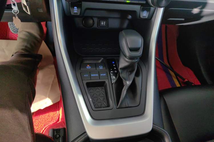 Used Toyota RAV4 2020 2.0L CVT Two-Wheel Drive Urban Edition