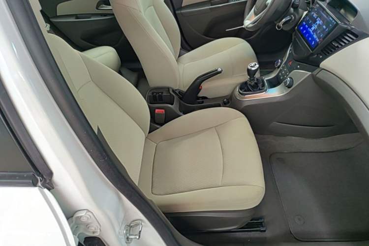 Used Chevrolet Cruze 2015 1.5L Classic SL MT