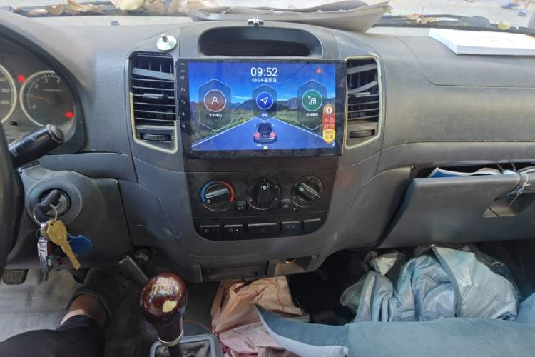 Used Foton Scenic 2014 2.0L Express Standard Long-Wheelbase Low-Roof 4Q20M
