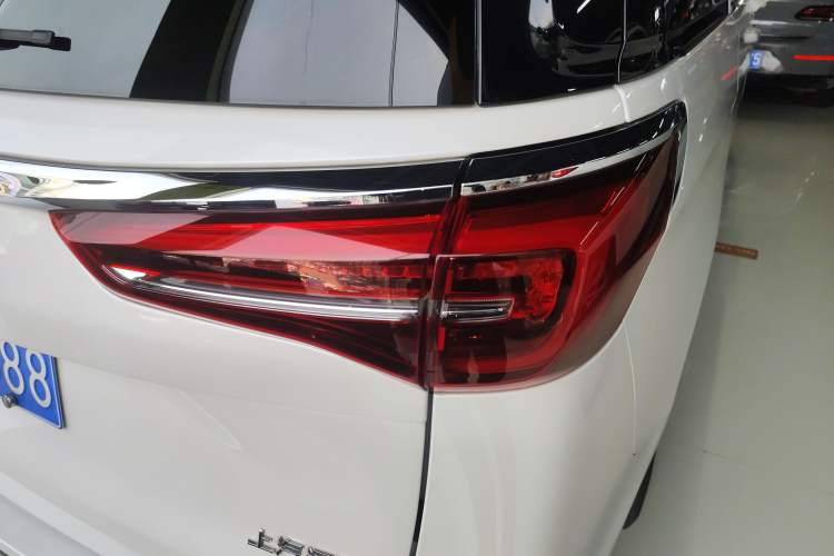 Used Buick GL8 2022 ES Landtrek 653T Comfort Edition