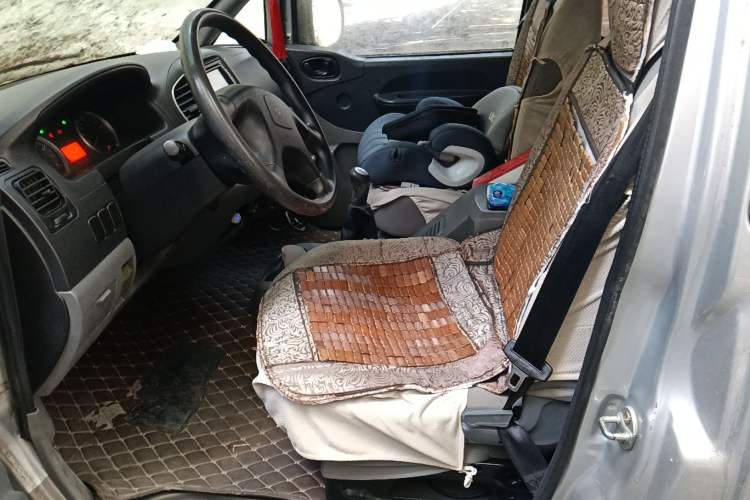 Used FORTHING Lingzhi 2014 V3 1.5L 7-Seater Comfort Model Left Front Seat