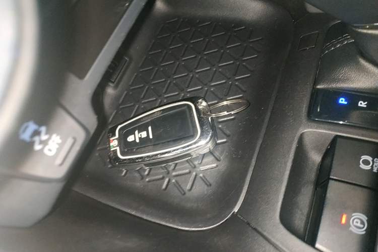 Used Toyota Wildlander 2023 2.0L CVT Two-Wheel Drive Luxury PLUS Edition Vehicle Key