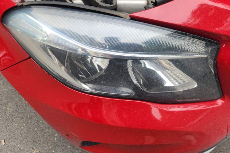 Used Mercedes-Benz GLA 2016 GLA 200 Sport Edition Right Front Headlight