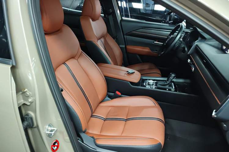 Used Mazda CX-50 2023 2.5L Luxury Edition Right Front Seat