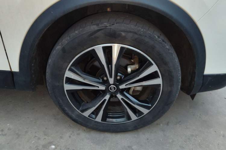 Used Nissan Qashqai 2021 2.0L CVT Luxury Edition Right Front Wheel Hub