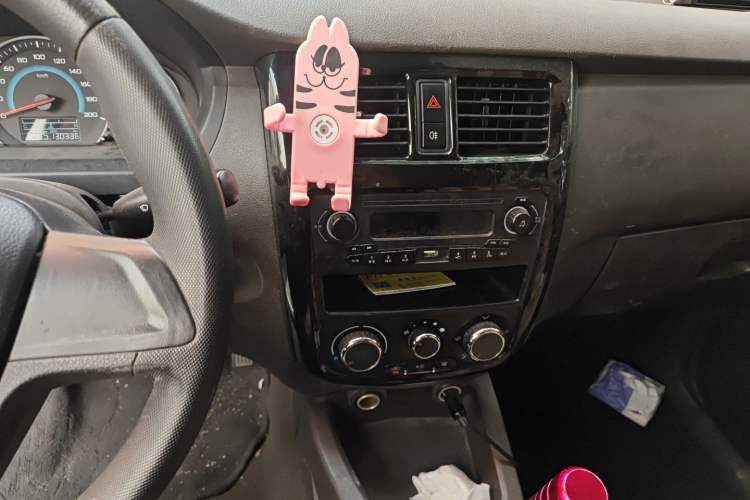 Used Wuling Rongguang V 2018 1.5L Standard Version
