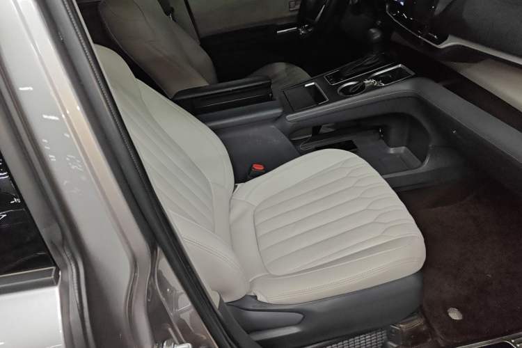 Used Toyota Sienna 2023 2.5L Hybrid Comfort Edition