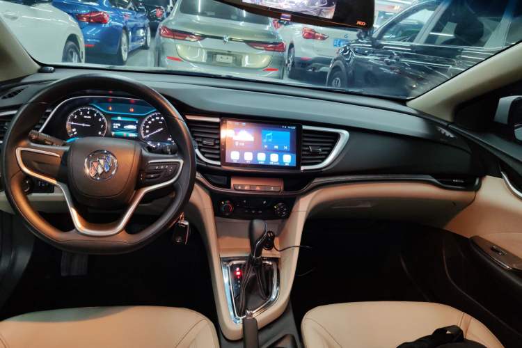 Used Buick GT 2017 15N Automatic Elite Version Audio And AC Panel