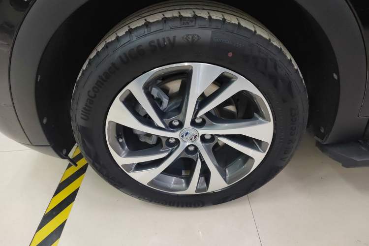 Used Buick Envision 2023 Encore S 552T Two-Wheel Drive Luxury Model
