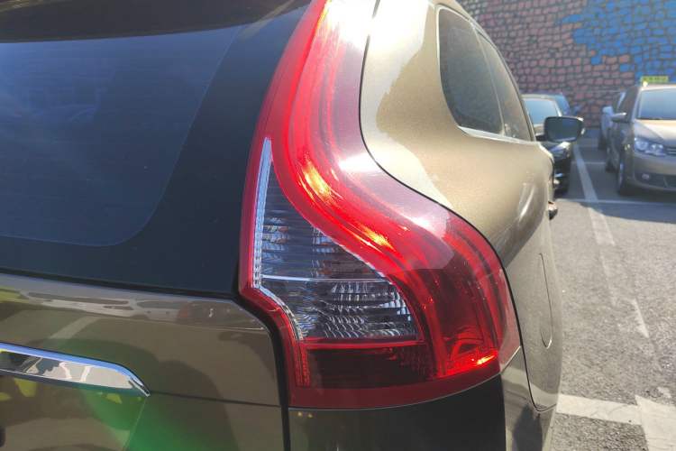 Used Volvo XC60 2016 T5 AWD Zhiyuan Edition Right Rear Taillight