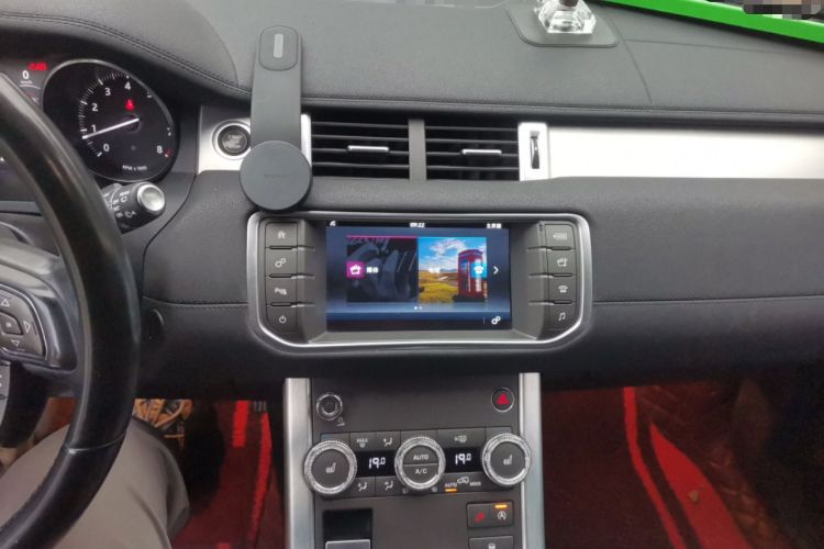 Used Land Rover Range Evoque 2016 2.0T PURE Style Edition Audio And AC Panel