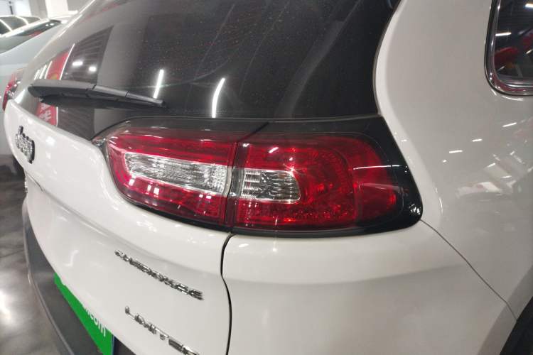 Used Jeep Cherokee 2016 2.4L Superior Edition Right Rear Taillight