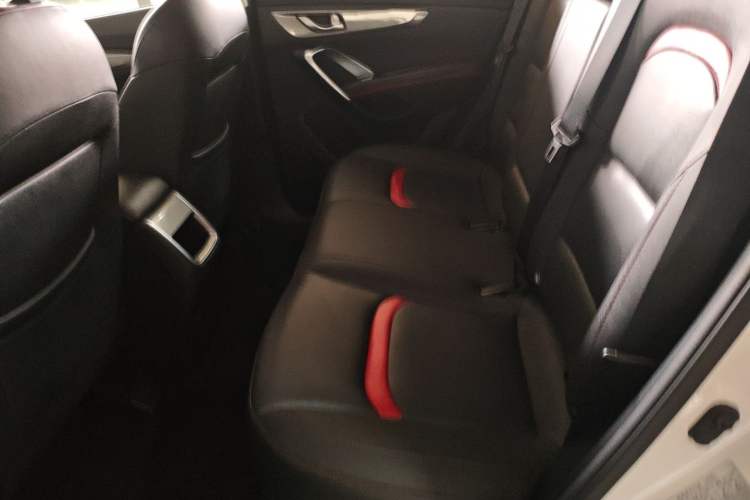 Used CHANGAN CS55 2018 1.5T Automatic Colorful Edition China V Standard
