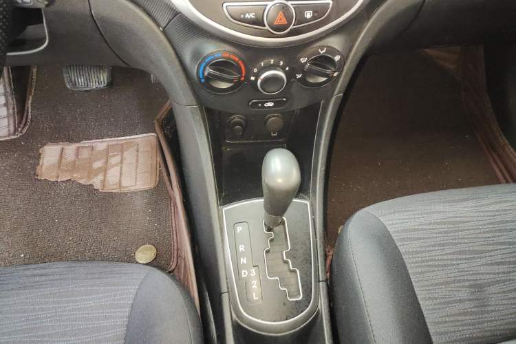 Used Hyundai Verna Ray 2016 1.4L Automatic Leading-Edge GLX