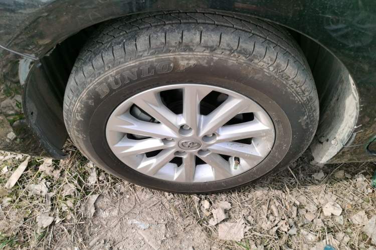 Used Toyota Camry 2016 2.0E 10th Anniversary Elite Edition Exterior 4