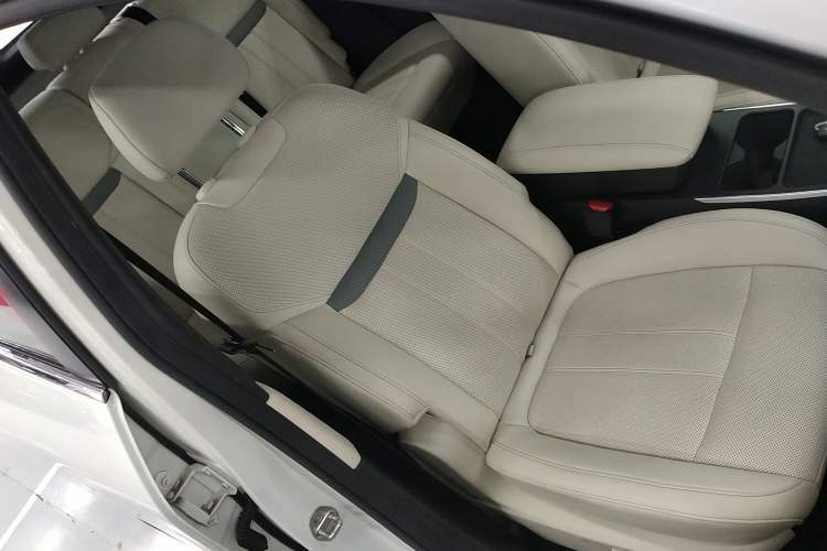 Used Venucia VX6 2023 520 Max
