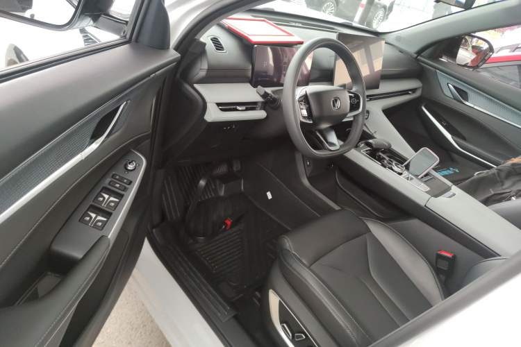 Used CHANGAN CS75 PLUS 2026 Model, Smart Champion Edition 1.5T New Blue Whale Smart Navigation Version