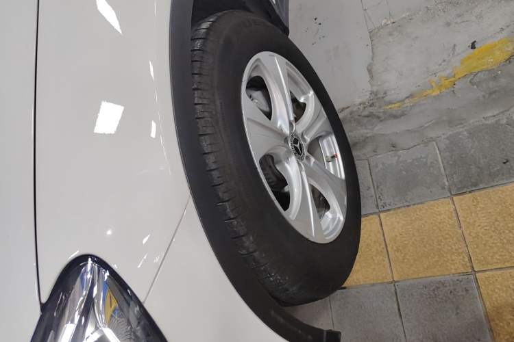 Used Mercedes-Benz GLC 2020 GLC 260 L 4MATIC Dynamic Model Left Front Wheel Hub