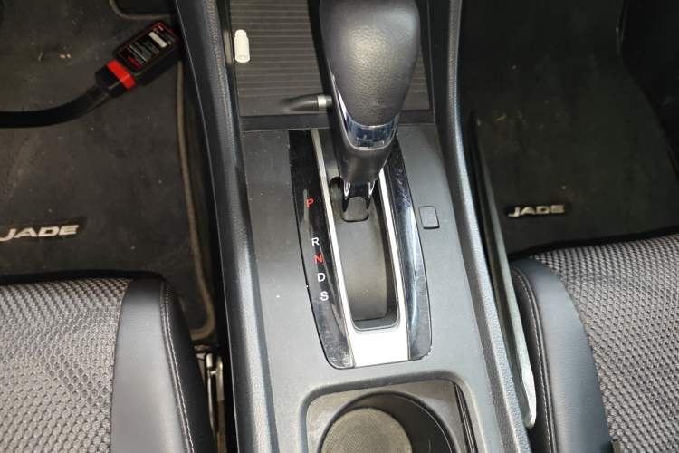 Used Honda Jade 2013 1.8L automatic Comfort version 5 seats