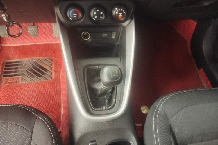 Used Baojun 510 2017 1.5L manual Comfort trim